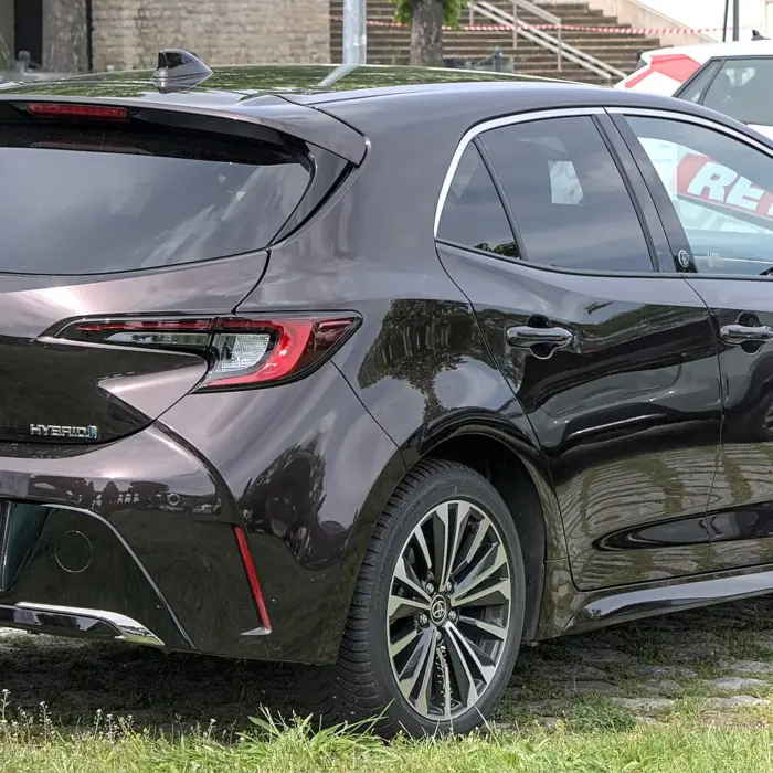 Toyota Corolla z napędem hybrydowym